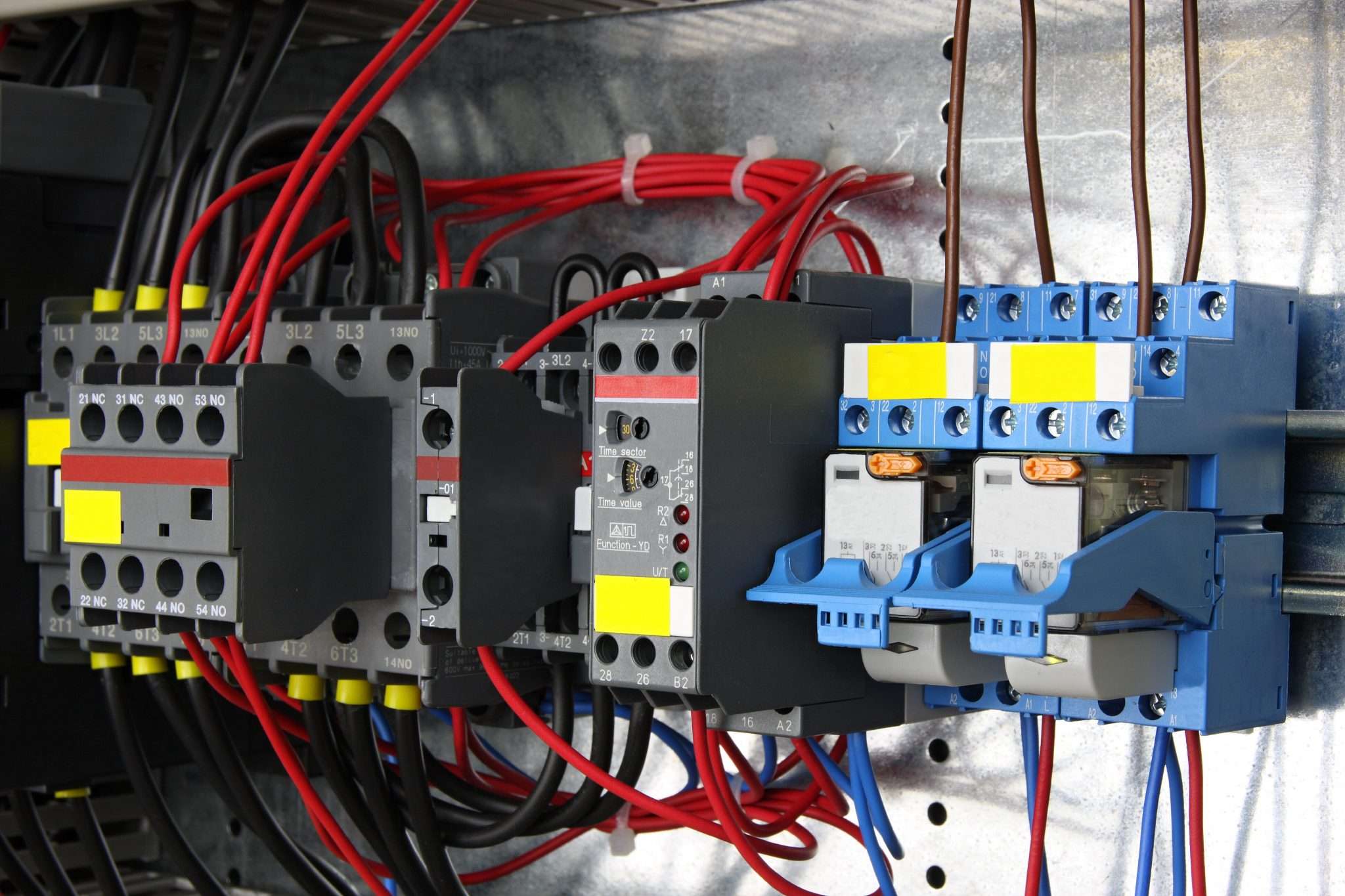 Understanding Solid State Relays (SSRs): What Are They?